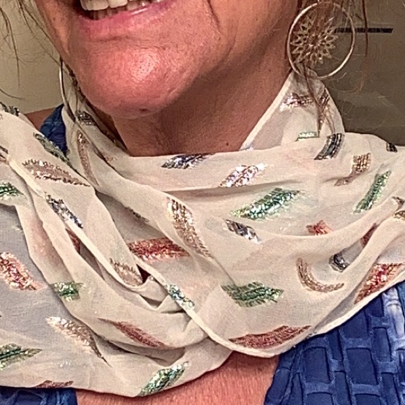 Scarf head wrap bone metallic colorful NWOT red green purple pink Versat… - Picture 8 of 9